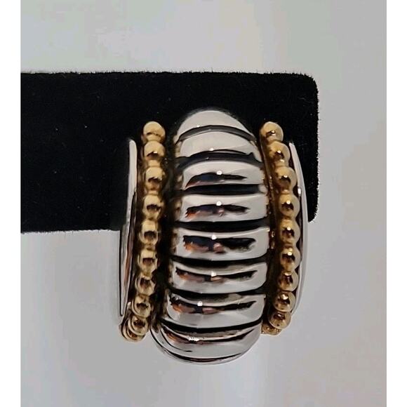 Vintage T*J High-End Renaissance Revival Design Clip-on Earrings Gold/Silvertone - Picture 3 of 15